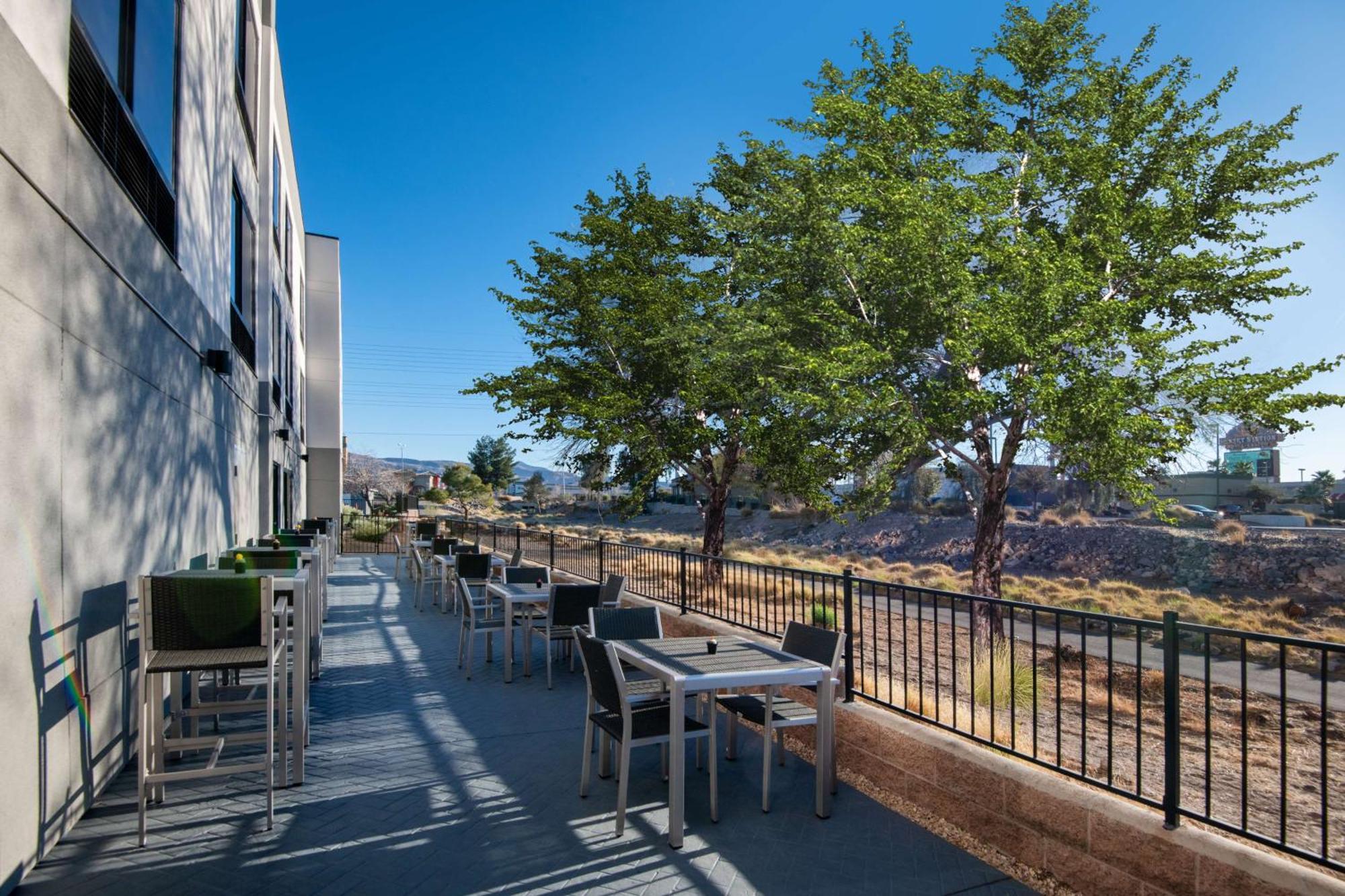 Hampton Inn & Suites Las Vegas-Henderson Exterior photo